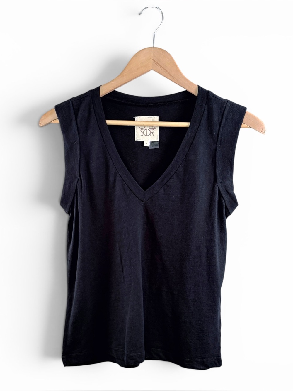 NWT CHASER Gauze Jersey Rolled Armhole V-Neck Muscle Tank in Black, Small
